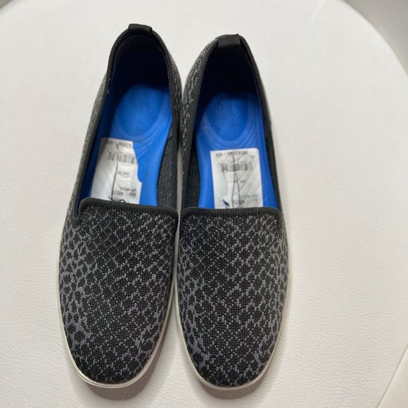 Me Too: Eden Yoga Mat Skimmer - Picture 2 of 3